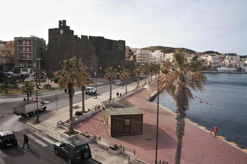 Blue Moon Hotel Pantelleria Exteriér fotografie